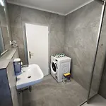 Modern Flat In Quaint With Idyllic Garden *
