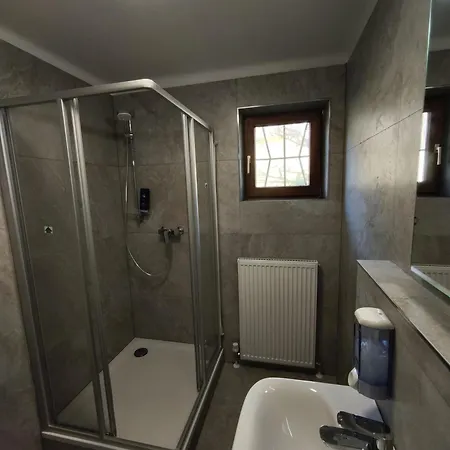 Modern Flat In Quaint With Idyllic Garden Apartment *