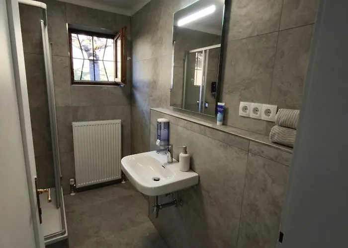 Modern Flat In Quaint With Idyllic Garden Инсбрук