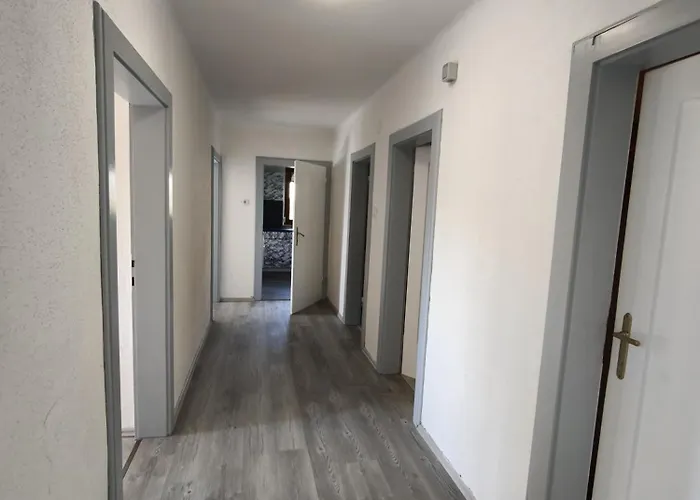 Modern Flat In Quaint With Idyllic Garden Ίνσμπρουκ